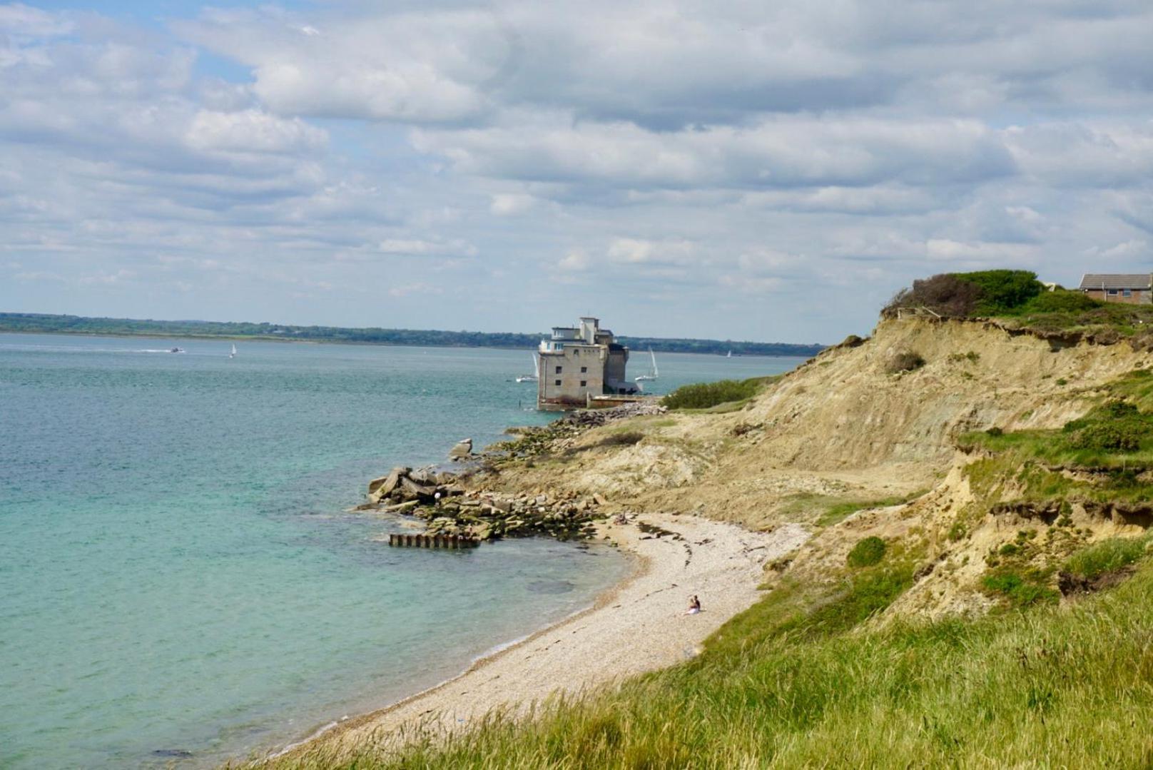 Valley View Self-Catering Coastal Bungalow In Rural West Wight フレッシュウォーター エクステリア 写真