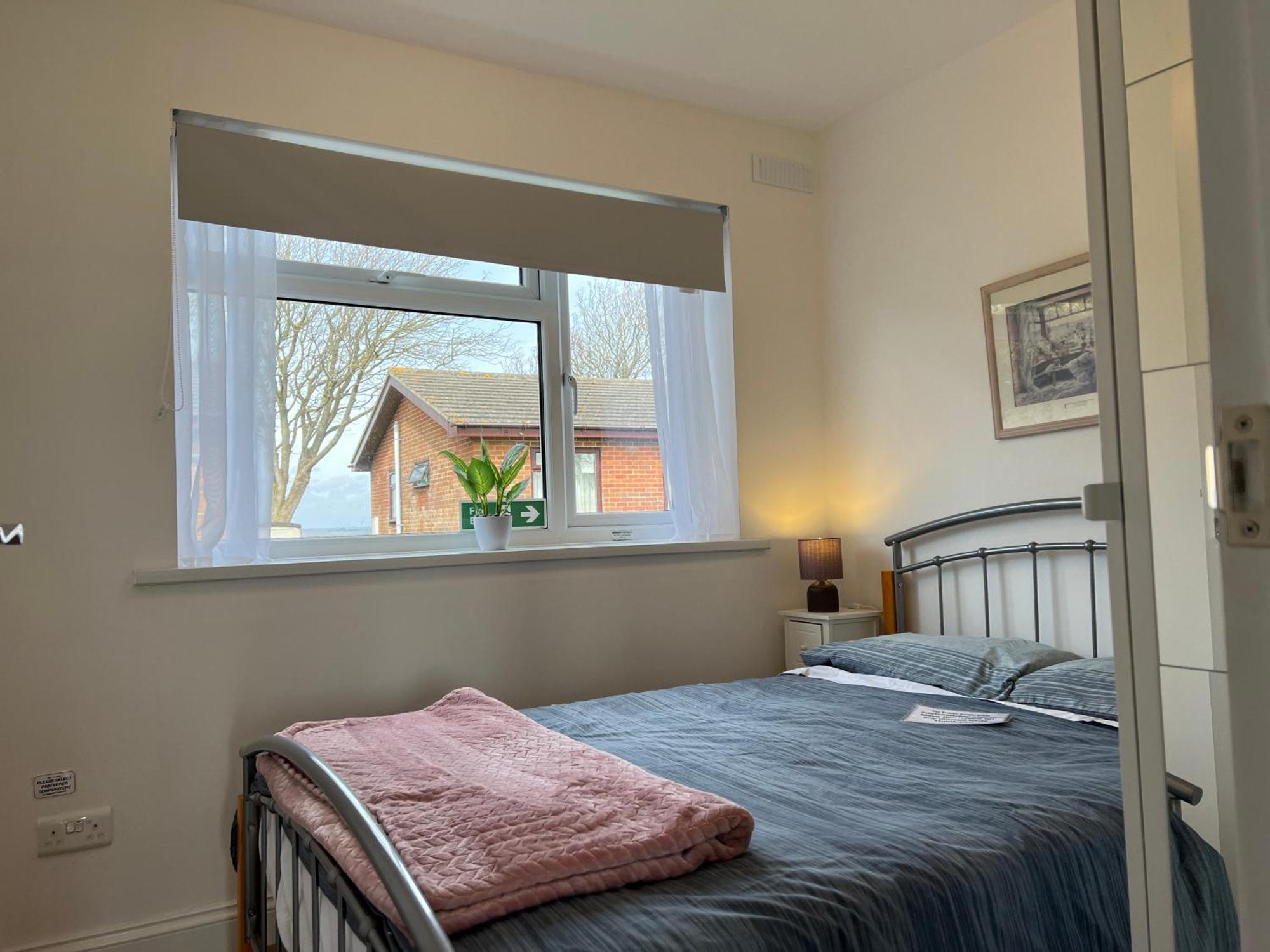 Valley View Self-Catering Coastal Bungalow In Rural West Wight フレッシュウォーター エクステリア 写真